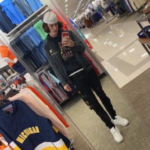 Meet your Posher, Drew